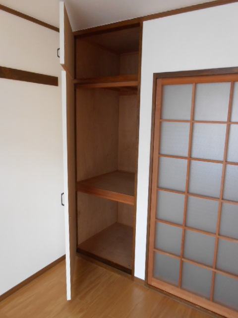 その他　居室内収納（納戸・半間分）完備