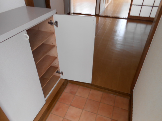 玄関　シューズボックス完備