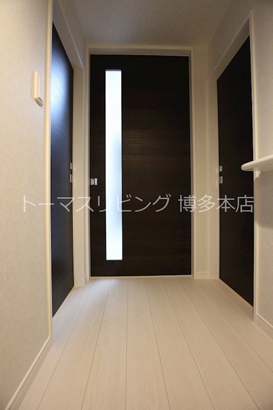玄関　玄関※別号室の参考写真になります。