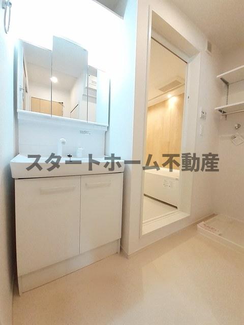 洗面設備　使いやすい洗面所です