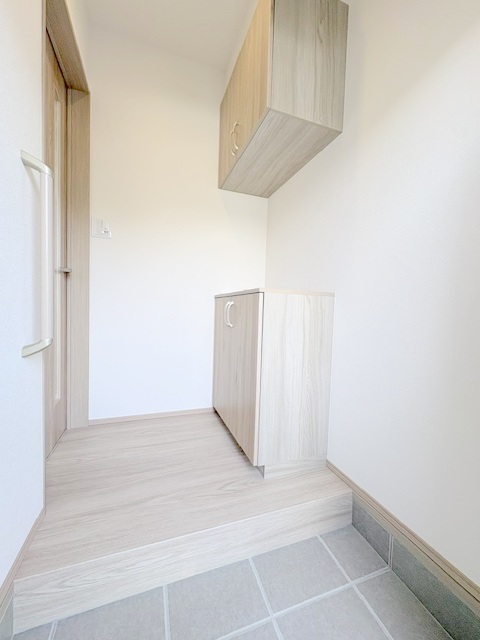 玄関　お問合せはシティホーム海田センター　082-821-2227