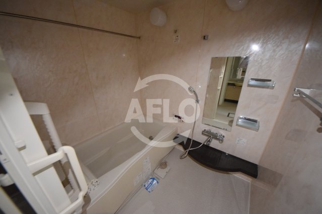 バス・シャワールーム　ロイヤルパークス桃坂　浴室