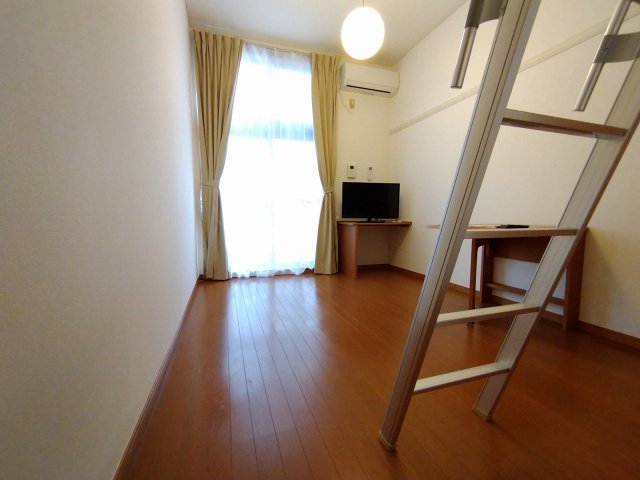 その他　2階は絨毯仕様です。