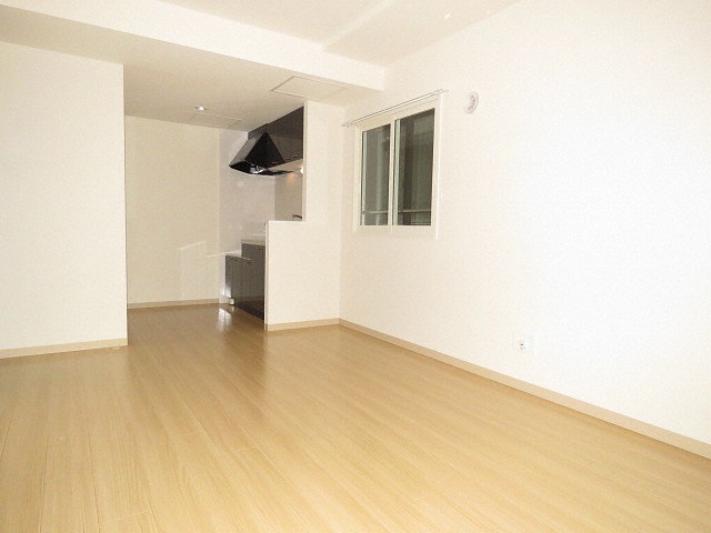 居室・リビング　明るい居間で気持ちまで明るくなりますね！