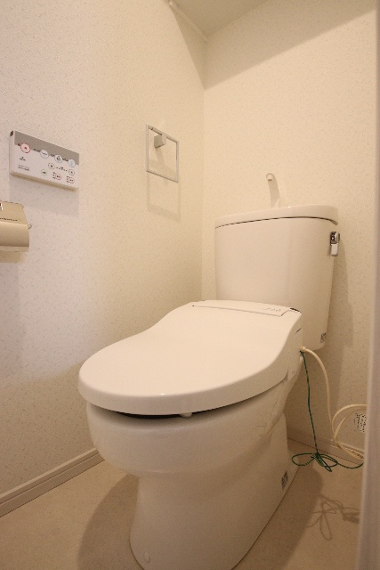 トイレ　※別室の参考写真の為、現況優先です。