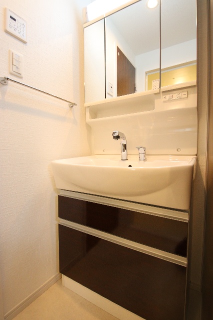 洗面設備　※別室の参考写真の為、現況優先です。