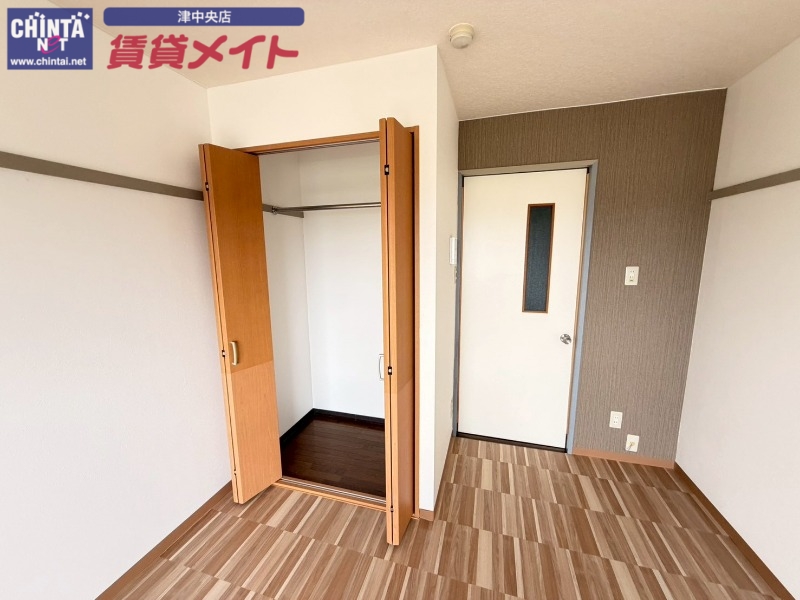 収納　同型参考写真