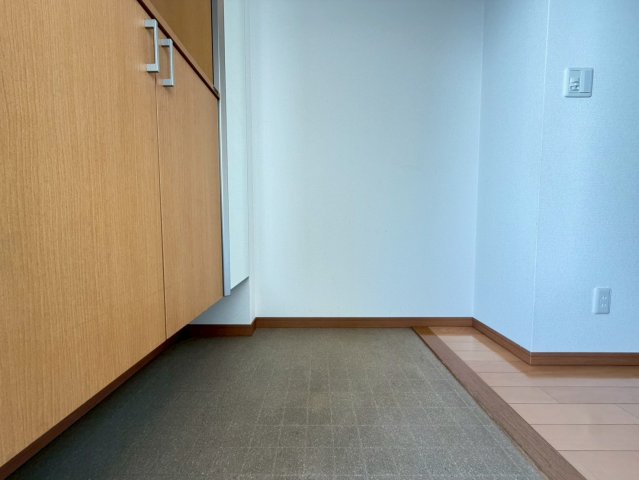 玄関　詳細は、RISUMO江坂本店までお問合せください♪