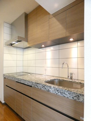 キッチン　写真は同タイプ住居です。