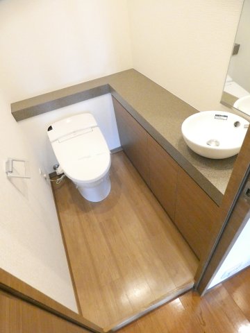 トイレ　写真は同タイプ住居です。