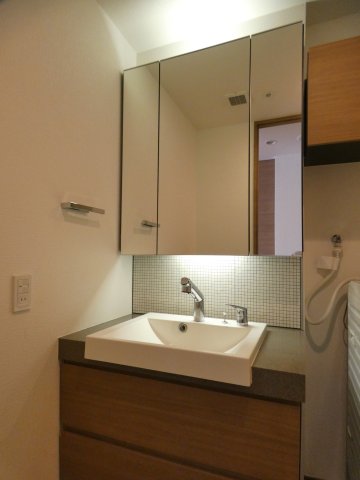 洗面設備　写真は同タイプ住居です。