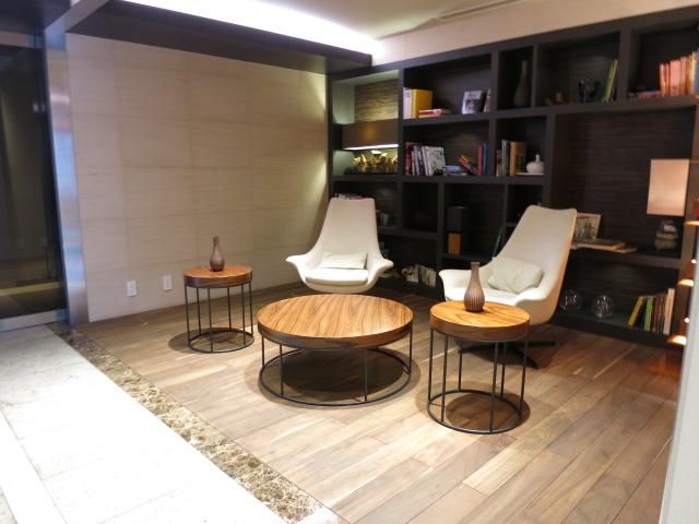 ロビー　落ち着いたロビーです