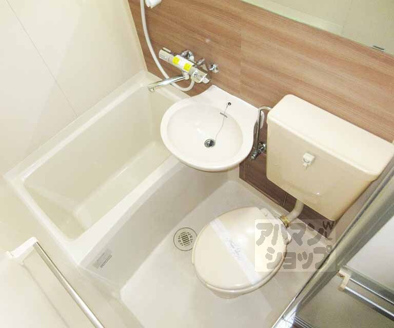 バス・シャワールーム　ユニットバス・・