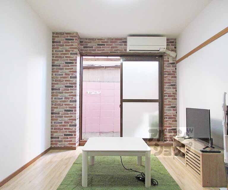 居室・リビング　改装されて綺麗になりました・・