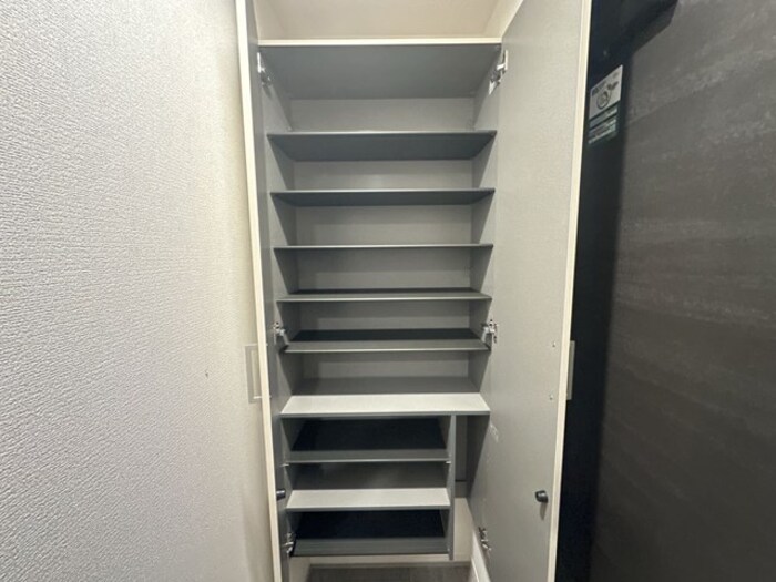 収納　シューズボックス