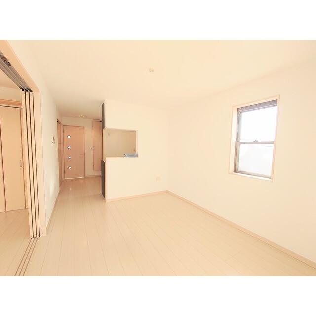 居室・リビング　写真は他の部屋です。