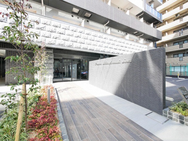 エントランス　ゆとりのあるエントランスです