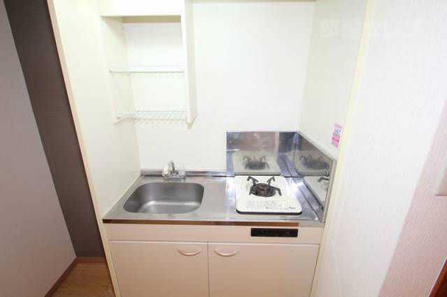 キッチン　１口ガスコンロ付で便利なキッチンです