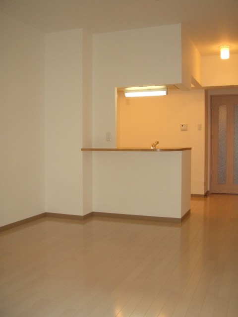 その他部屋・スペース　「清潔感のあるフローリングのお部屋です」