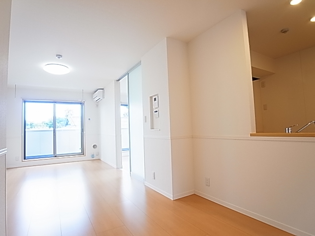 居室・リビング　明るいお部屋です