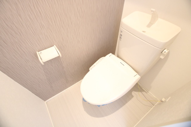 トイレ　※別室の参考写真の為、現況優先です。