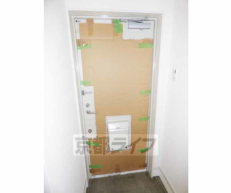 その他設備　三重でロックできる、安心のドアです。