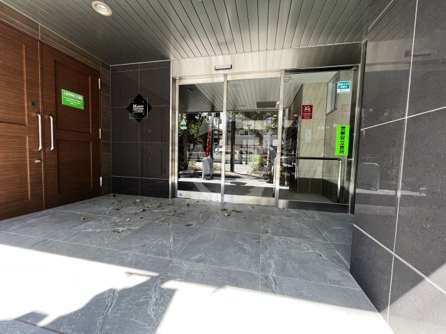エントランス　メイゾン城北公園　エントランス