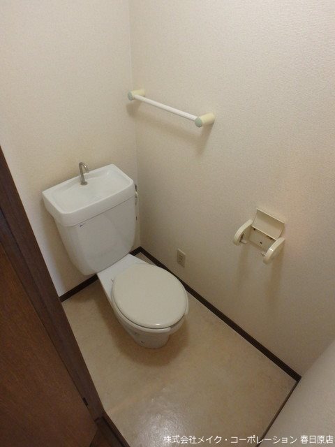 トイレ　写真は同型タイプ