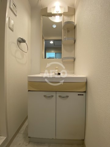 洗面設備　レジデア西本町　独立洗面化粧台