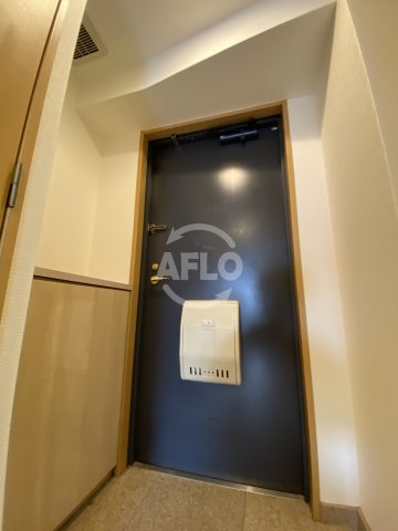 玄関　レジデア西本町　玄関スペース