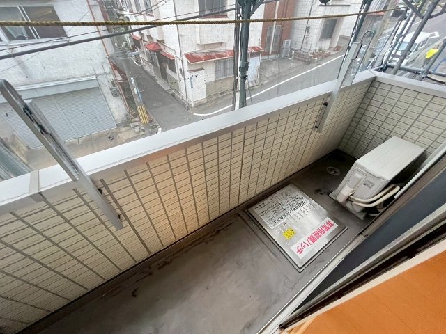 バルコニー　バルコニーからの眺めを楽しみながら食事をしませんか