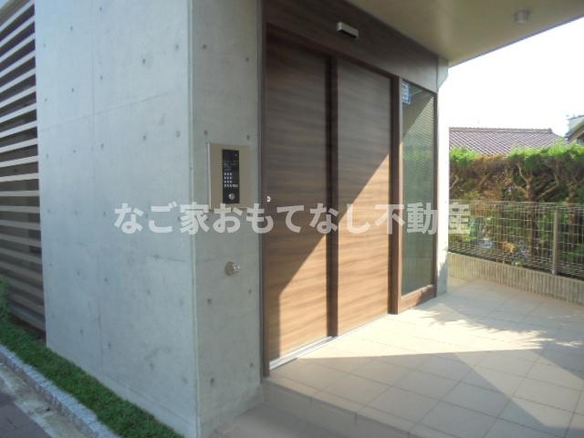 エントランス　上小田井駅すぐ近く。アルビレオ