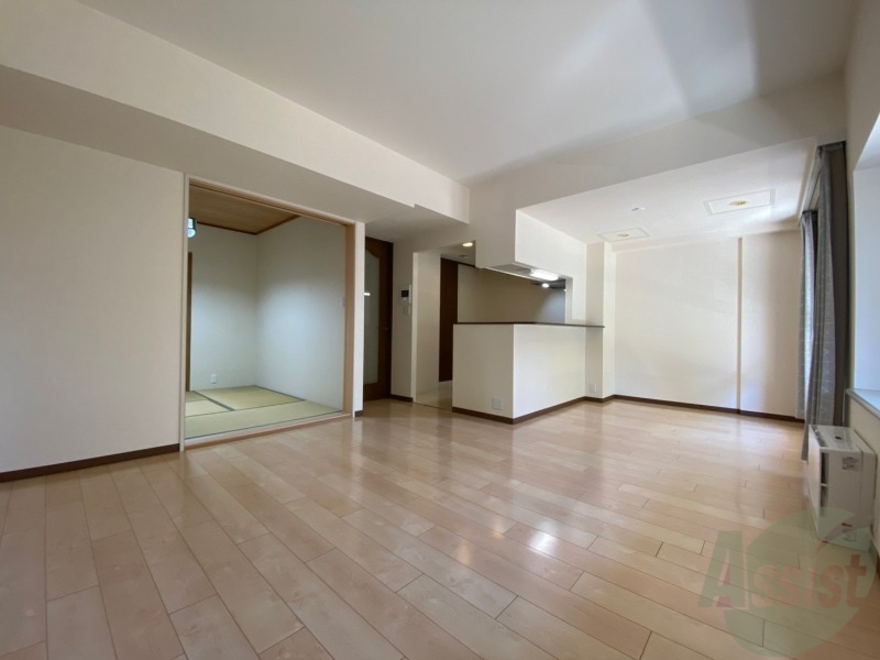居室・リビング　広くてキレイなお部屋が広がっていて、充実した生活が送れそう。