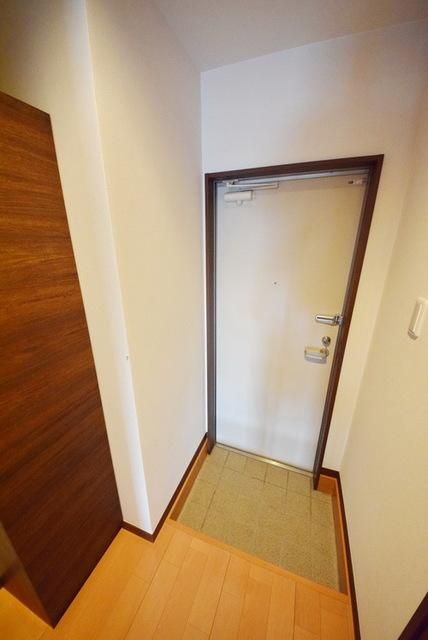 玄関　お問合せはタウンハウジングまで！※現地待合わせ相談可能