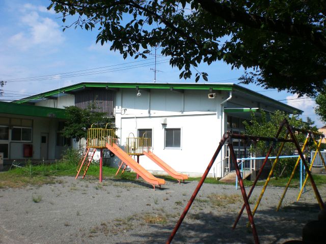 幼稚園・保育園　町立中保育園（幼稚園・保育園）まで830m