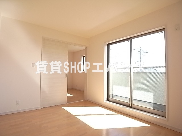 その他部屋・スペース　落ち着いて過ごせるお部屋なので、寝室にいかがでしょうか