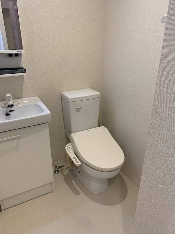 トイレ　温水洗浄便座
