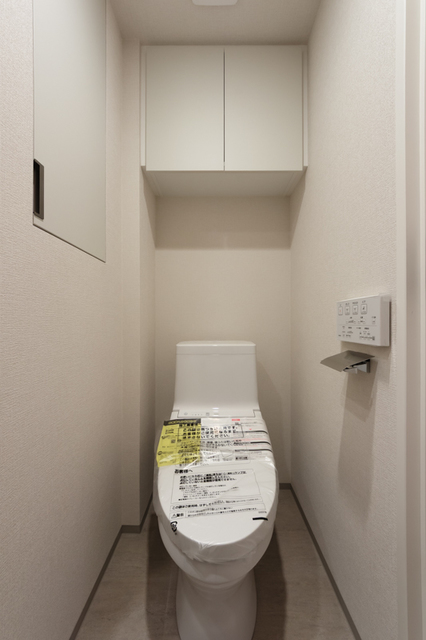 トイレ　※写真は同タイプ住戸です。