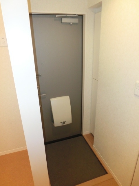 玄関　※同物件参考写真