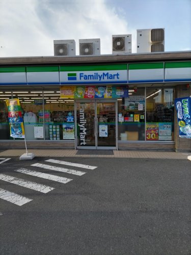 コンビニ　ファミリーマート 市川高谷一丁目店（コンビニ）まで931m