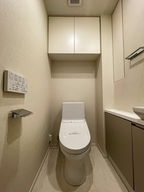 トイレ　※写真は同タイプ住戸です。