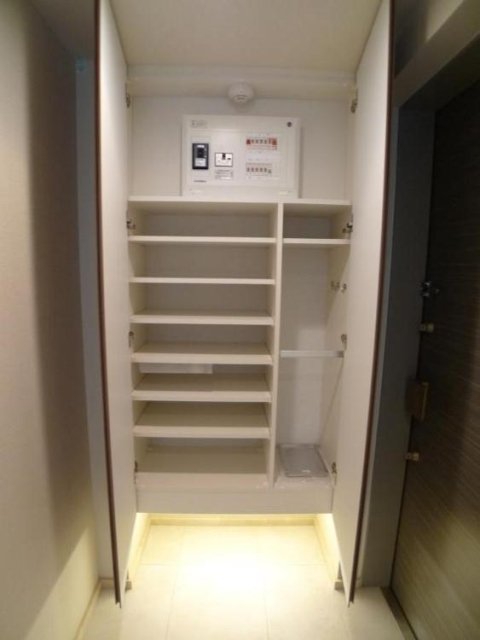 収納　靴入