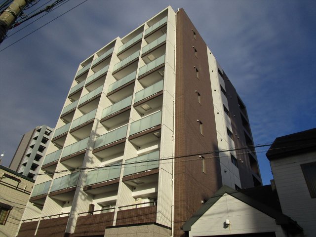 建物外観　アレーヌコート金山