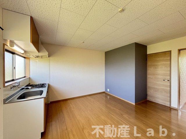 居室・リビング　※同一建物２階のお写真です。
