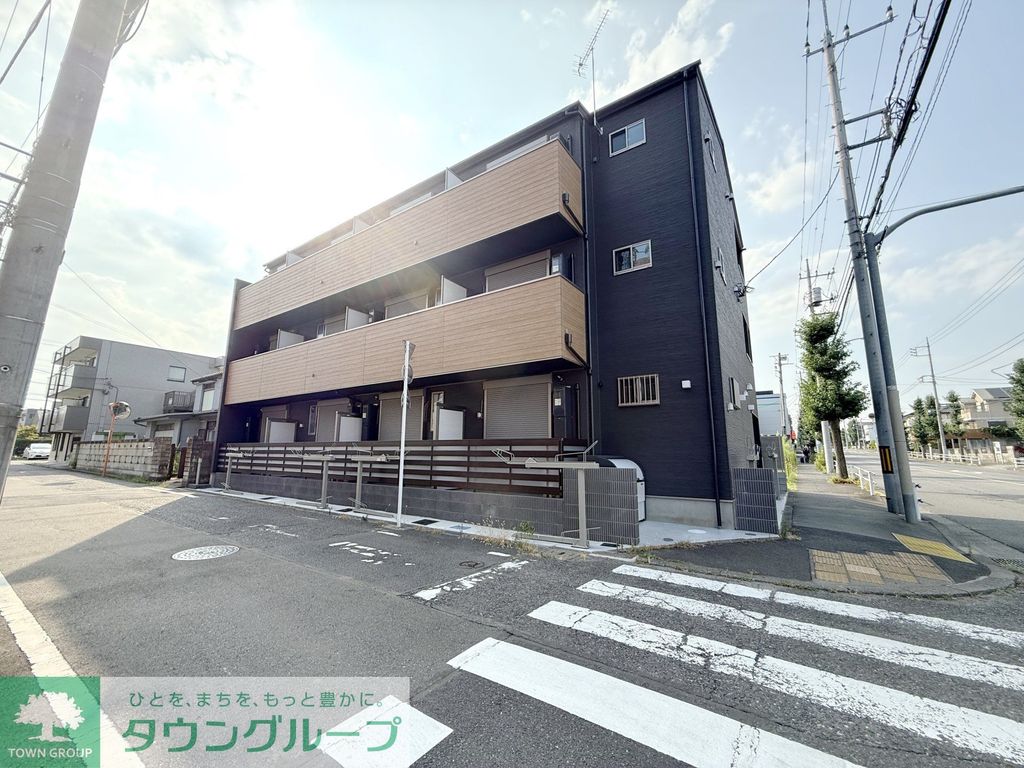 建物外観　駐車場