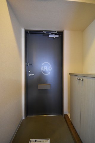 玄関　大阪謄写館ビル　玄関