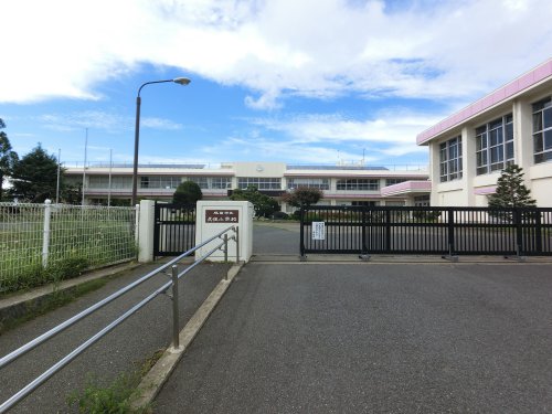 小学校　成田市立久住小学校（小学校）まで533m