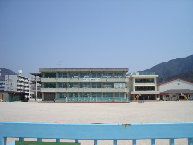 その他　呉市立広小学校（その他）まで330m