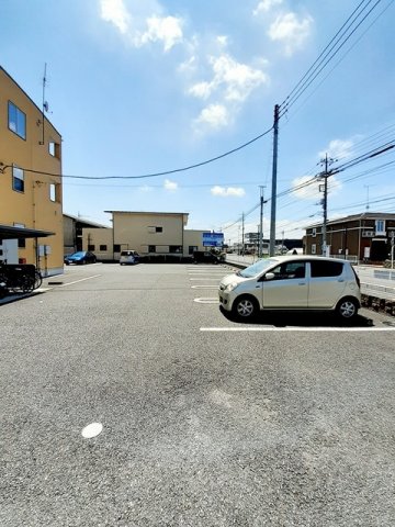 駐車場　駐車場があるので、車を買う予定の方も安心です
