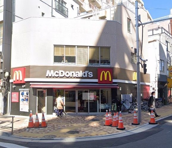 飲食店　マクドナルド板橋駅前店（飲食店）まで370m